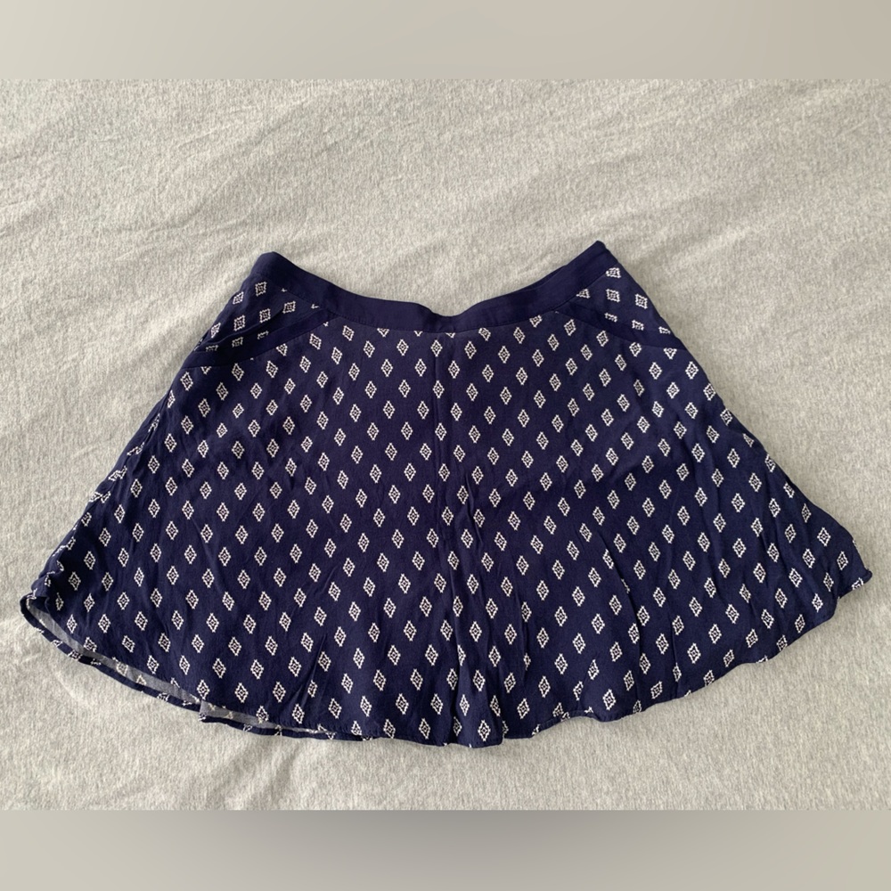 Forever 21 zip up skirt with pockets in blue size medium